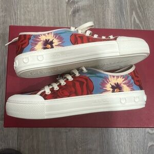 Women sneakers